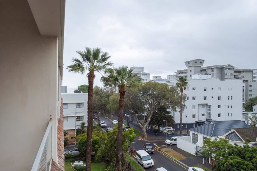 2 Bedroom Property for Sale in Sea Point Western Cape